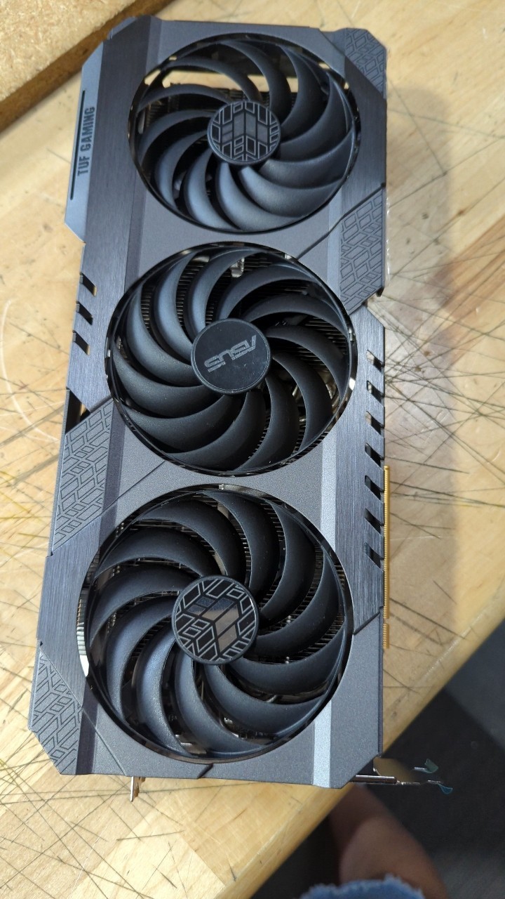 أفضل عرض من BH لقطع الغيار: كر - مراجعة Rtx 4090 24Gb Graphics Card وسعره